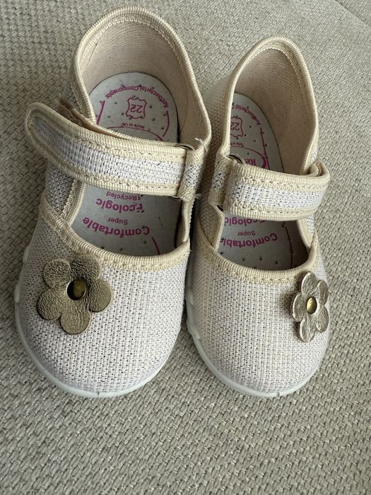 Чисто нови детски пантофи renbut размер 22