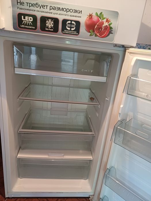 Холодильник Midea  AD-585FWE