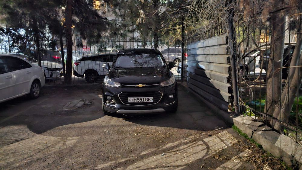 Продаётся Chevrolet Tracker 1 Full avtomat black