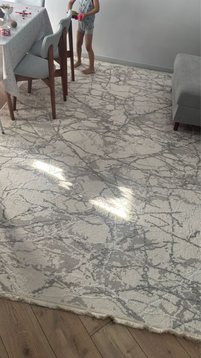 Ковер большой.