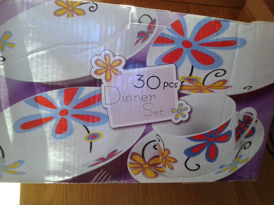 Сервиз за хранене 30 части.
