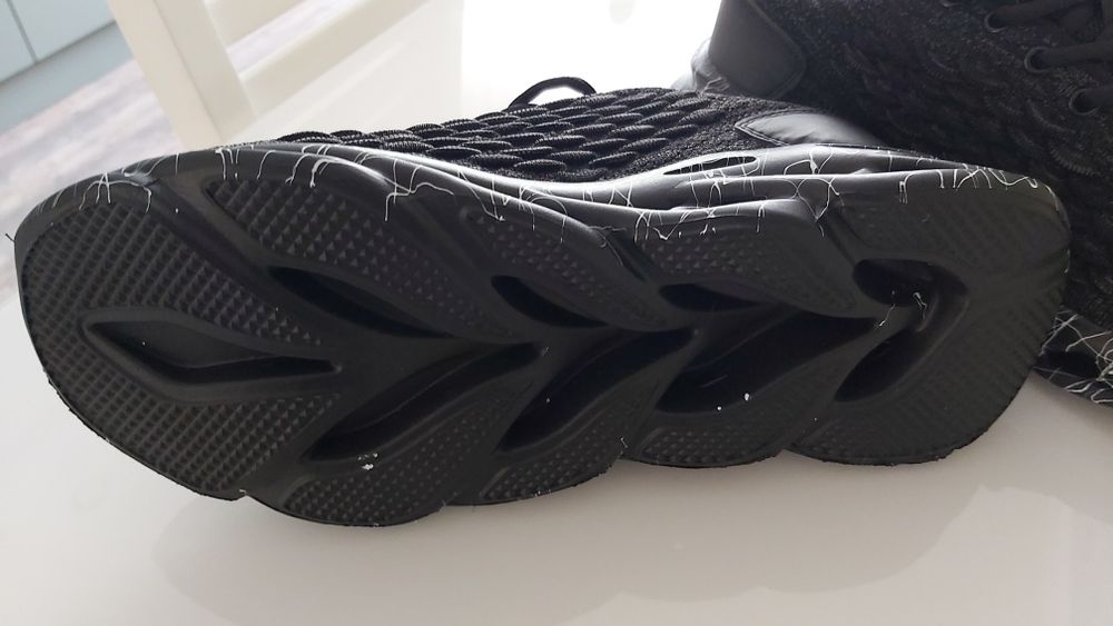 Кроссовки новые 43