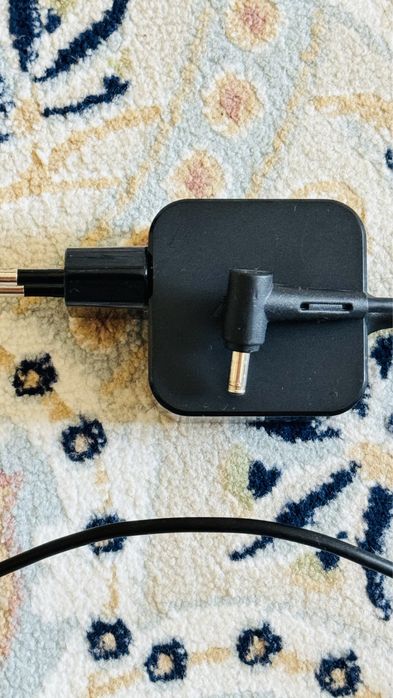 ASUS. Оригинальное Зарядное устройство от ноутбука Asus.