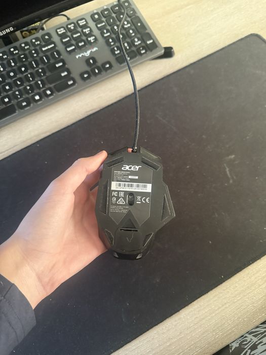 Vând mouse acer !