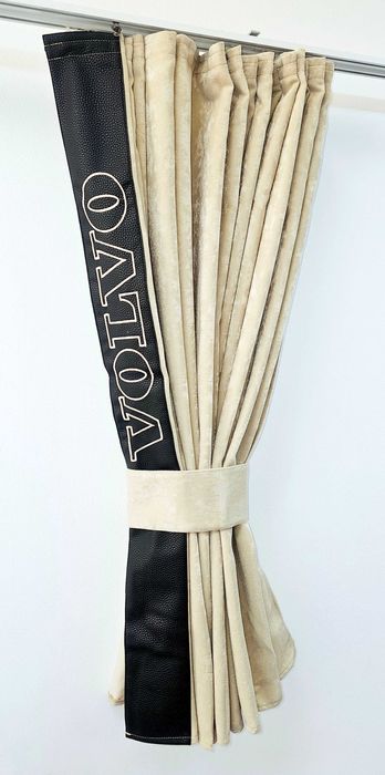 Бежови пердета за камион VOLVO с кожена лента + кукички холандско чело