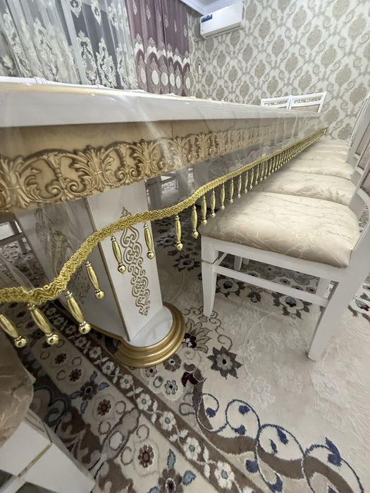 Стол , стульясымен сатылады