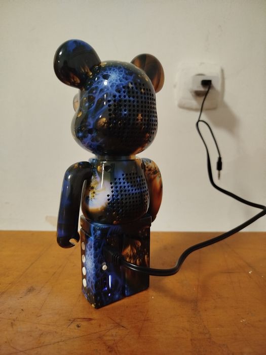 Продам блютуз колонку.