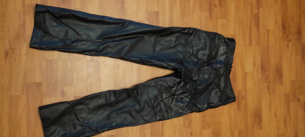 Кожаные джинсы .