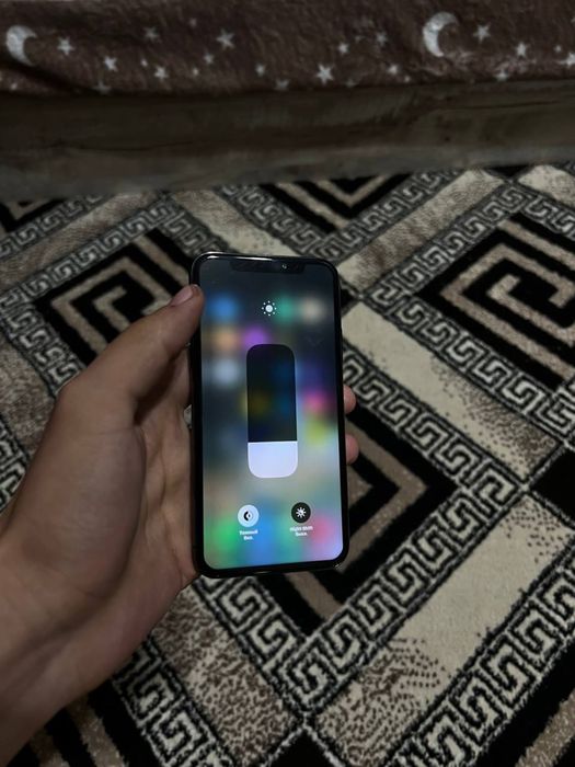 Iphone x 256gb  yomkst 100% useliny karobka yo