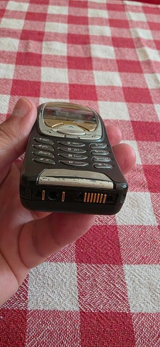 Nokia 6310i златен Немски отключен към всички оператори