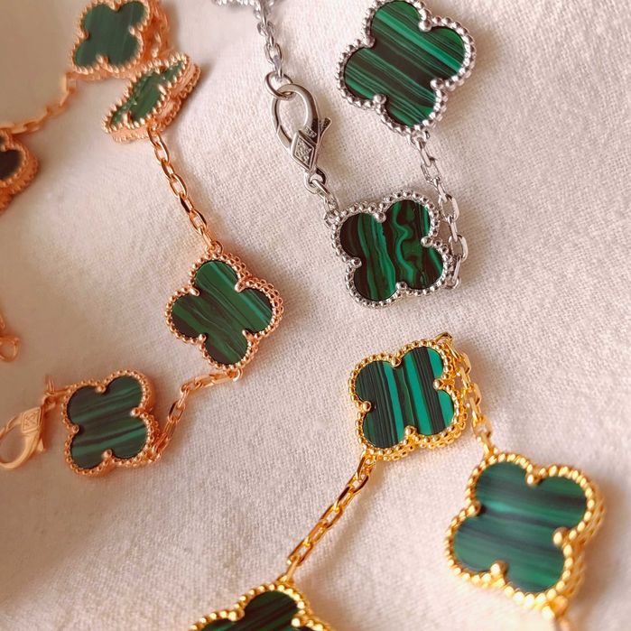 Златна гривна с 5 детелини от зелен малахит, Van Cleef & Arpels VCA