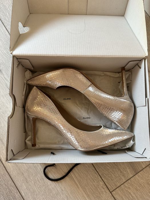 Pantofi ALDO, masura 37,5. Pret 150 lei