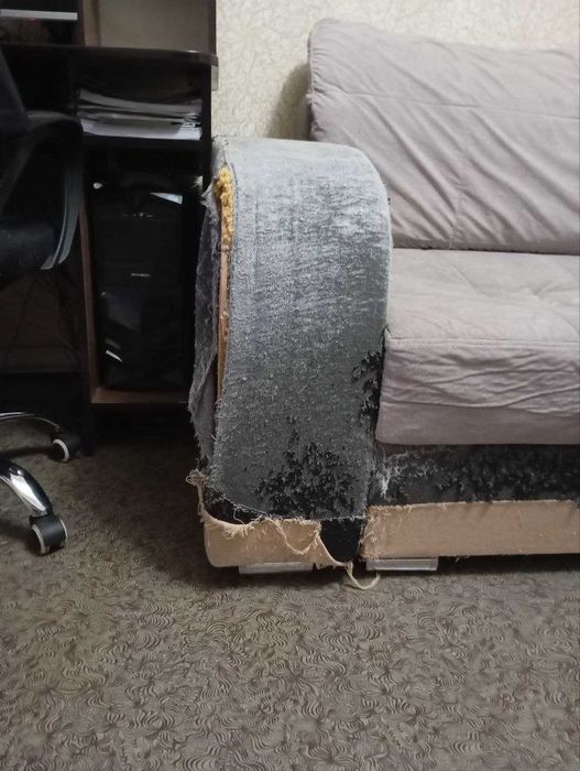 Диван б/у отдаю безвозмездно