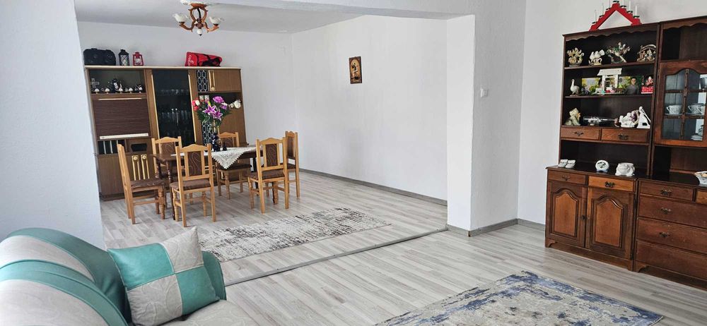 Casa de vanzare complet utilata