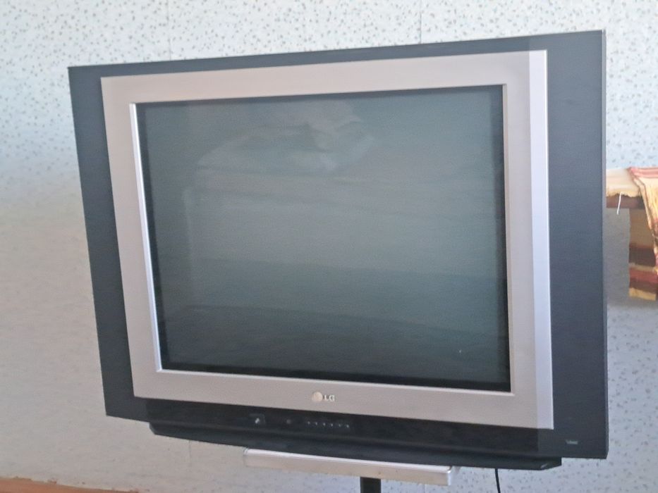 Продам телевизор б/у