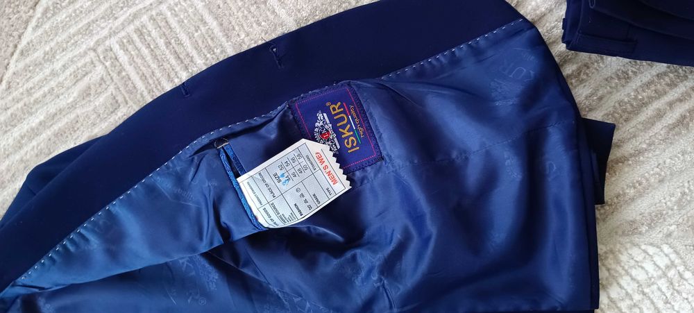 Продам школьную форму для мальчика