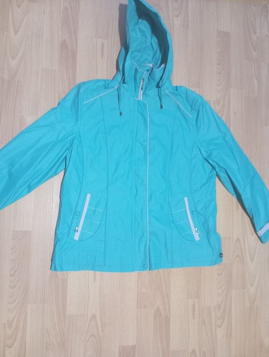 Куртка женская весенняя