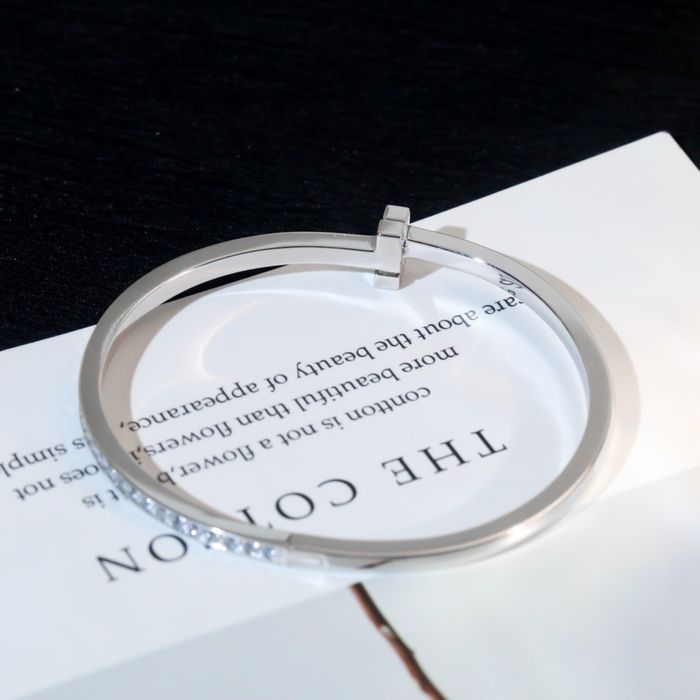 Bratara Tiffany & Co din colectia T Wire ! La comanda