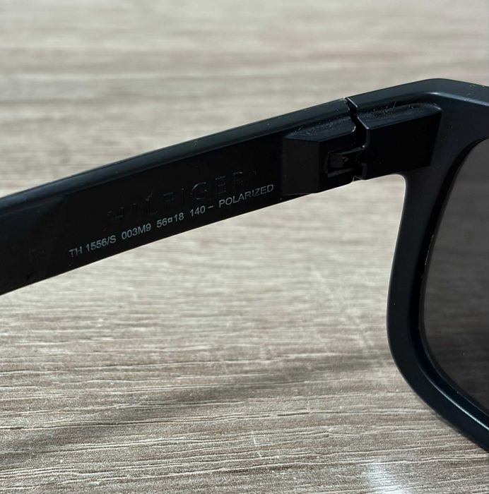 Слънчеви очила Tommy Hilfiger TH1556S