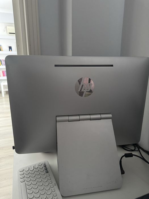 компьтер HP большой настольный