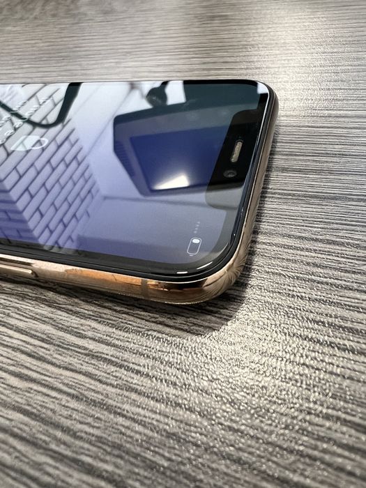 iPhone 11 pro заключен с icloud