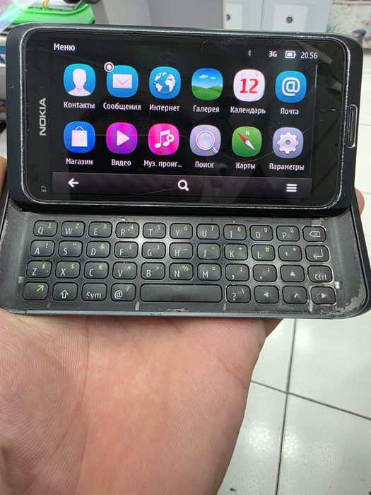 Nokiya e7 sotiladi