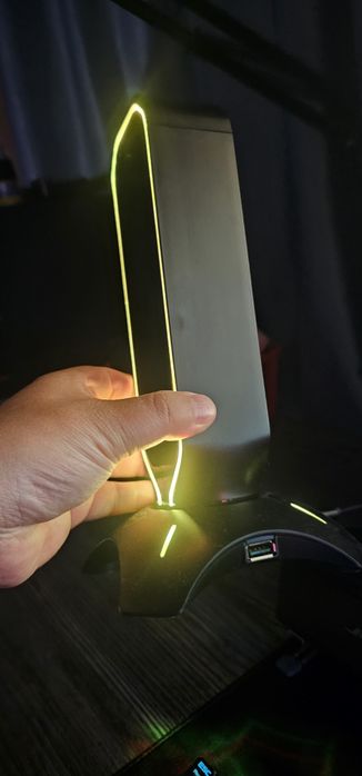 Подставка для наушников