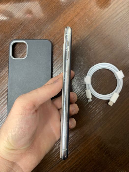 Айфон 11 про Макс в хорошем состоянии