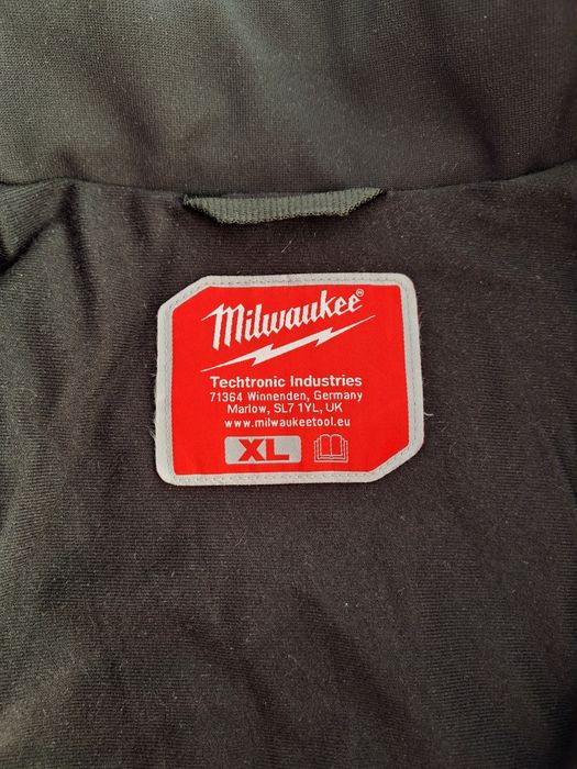 Подгряващо яке Milwaukee M12HJBL5-0 XL размер