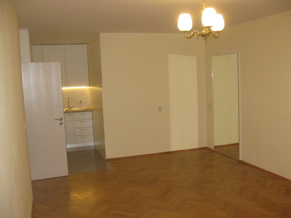 Дава се под наем Двустаен апартамент в София, Център - 69 кв.м за 548.25 € - Снимка #16