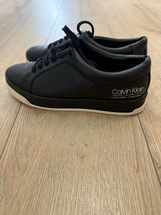 Vand adidasi calvin klein marime 40