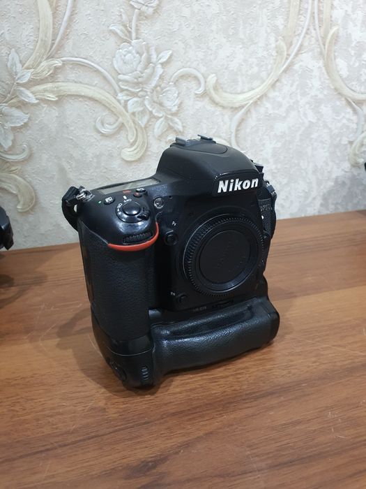 Продам Nikon D750 body