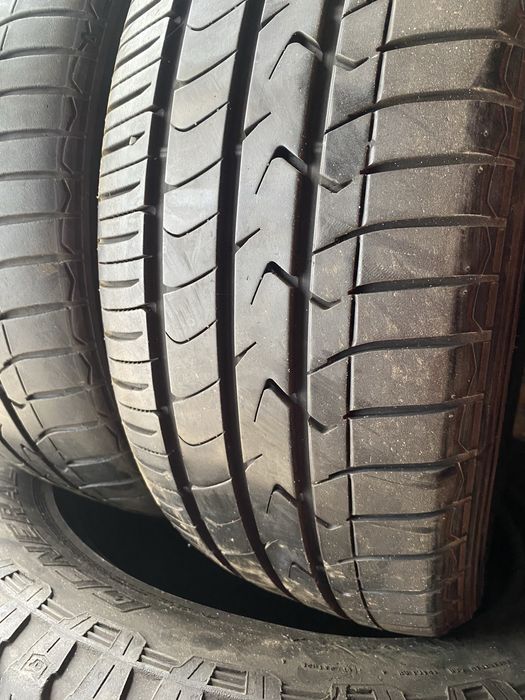 Шины 215/50/17 пара бу TOYO