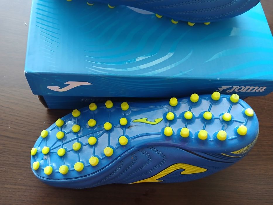 Детски обувки за футбол Joma, 33 номер