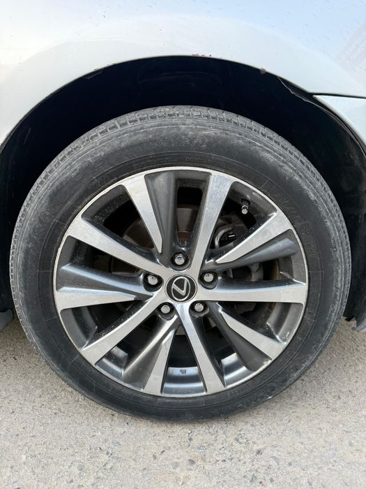 Лексус ес 300H Диски