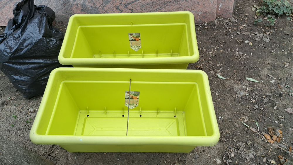 3  Jardiniere mari ( pret lot