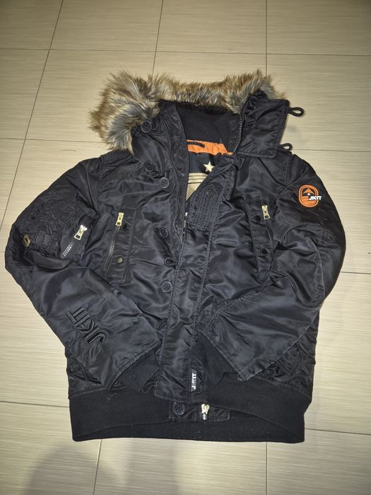 Оригинално зимно мъжко яке тип бомбър