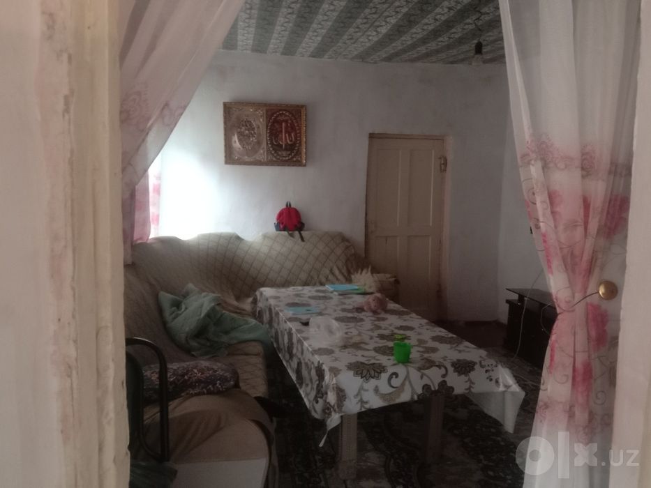 Hovli sotiladi srochna 12 sotix yol usti