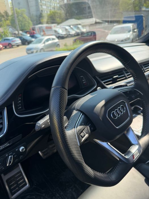 Audi Q7 , 3S line , 2019 , top options , service doar la Audi
