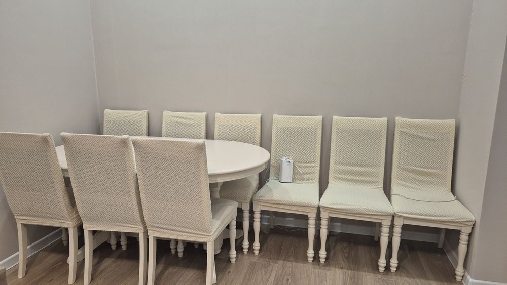 Стол с 12 стульями