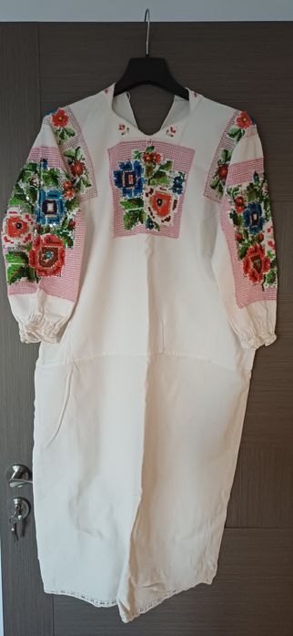 Vând cămașă populară veche peste 100 ani