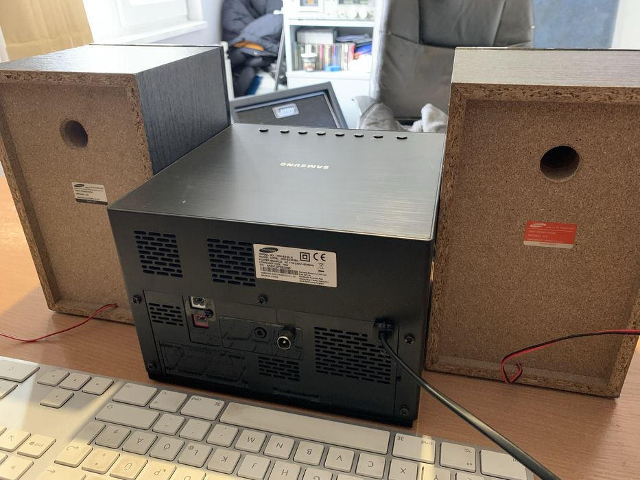 Samsung E-320 mini stereo