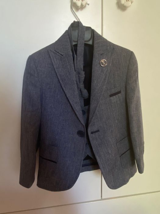 Детски костюм нов