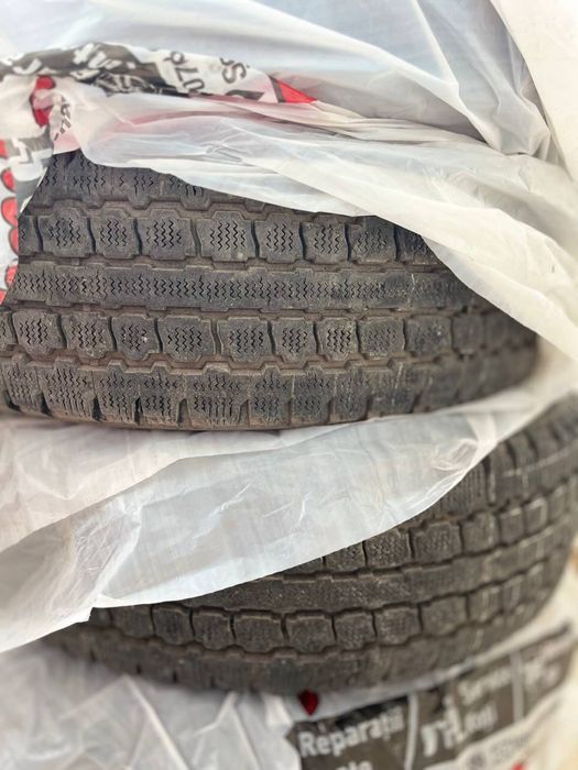 “Set anvelope iarnă Triangle 245/70 R17 – 400 lei