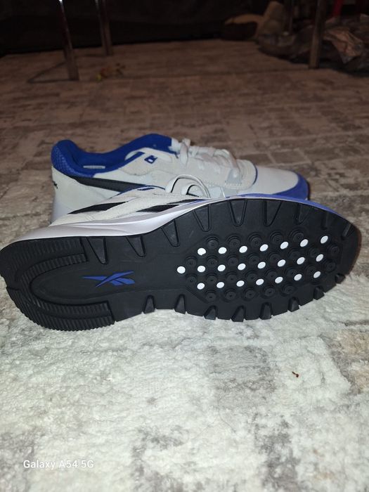 Adidasi Reebok nou cu eticheta 44