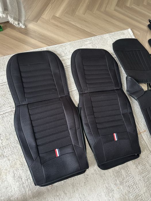 Чехол для авто универсальный.