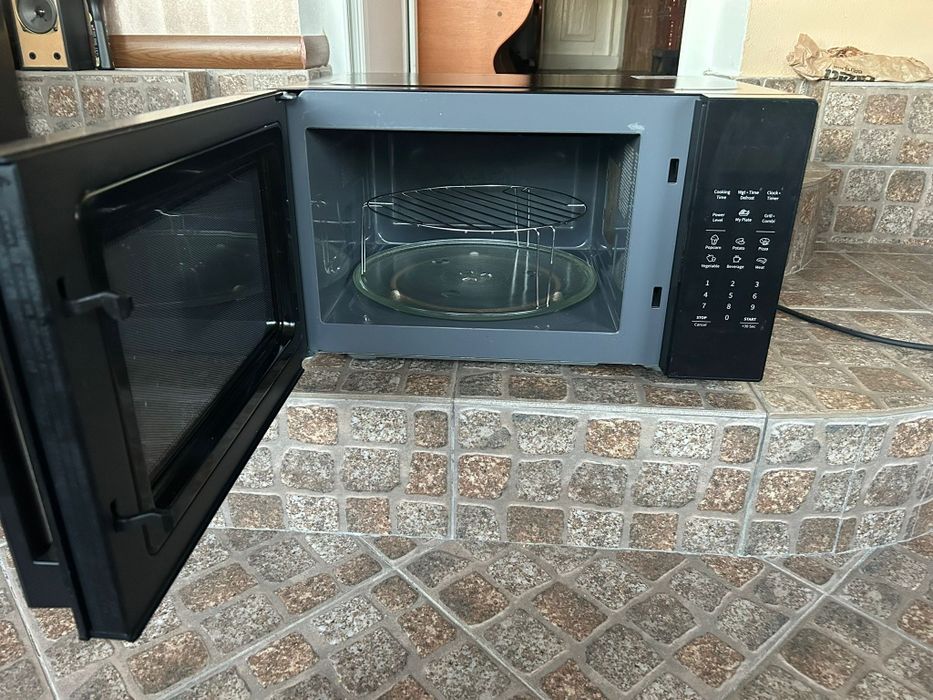 Cuptor cu microunde Hisense