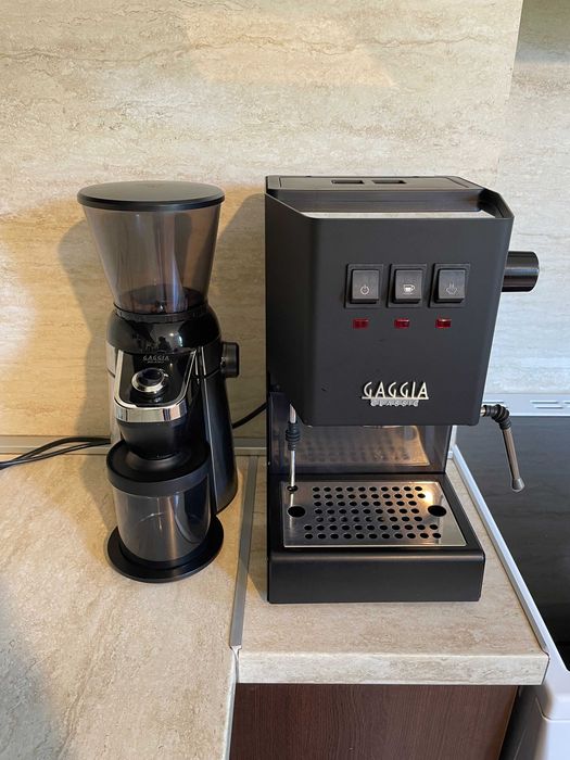 Кафемашина / еспресо Gaggia Classic RI9480 + кафемелачка Gaggia MD15 + премиум аксесоари