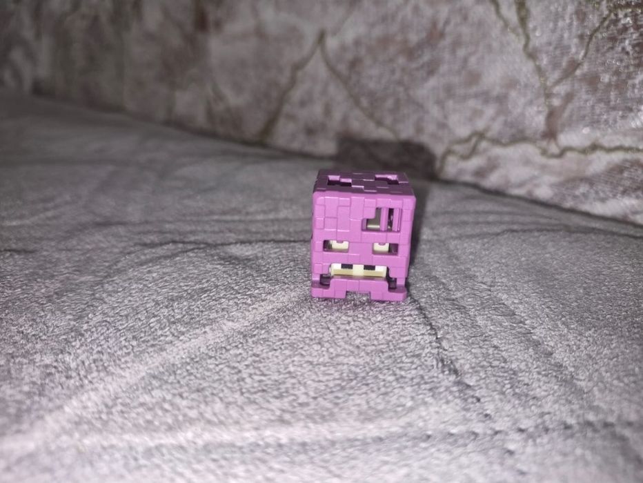 Продам фигурку kinder joy Minecraft
