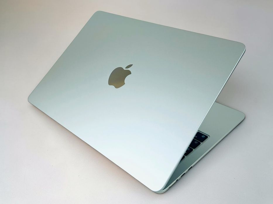 КАТО НОВ! Apple MacBook Air 13 M2 8RAM 256GB Starlight 65 ЗАРЯДА! Гаранция!